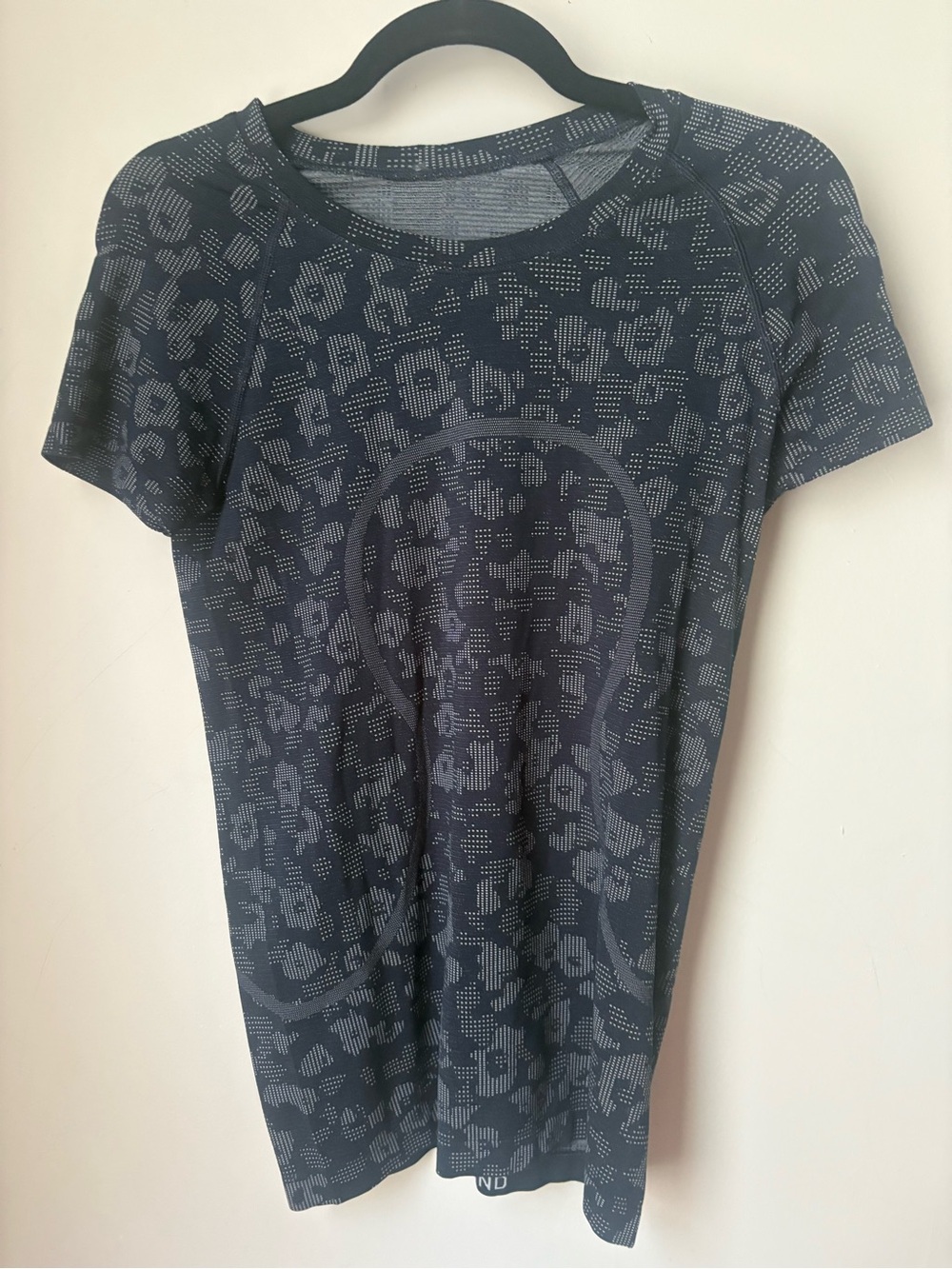 lululemon athletica Charcoal Patterned Short Sleeve Tee